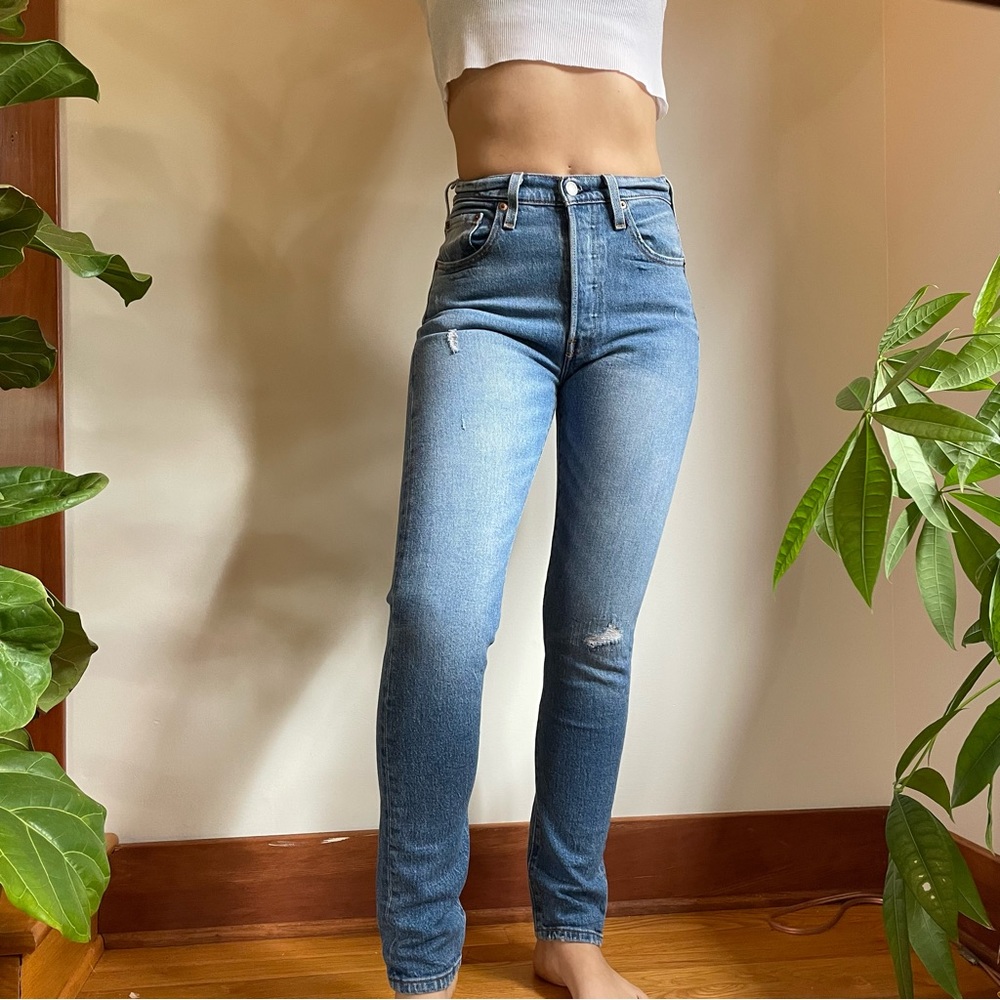 Blue Levi’s - Picture 4 of 8